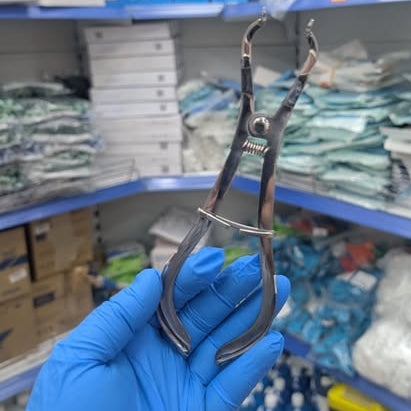 Pince a clamp